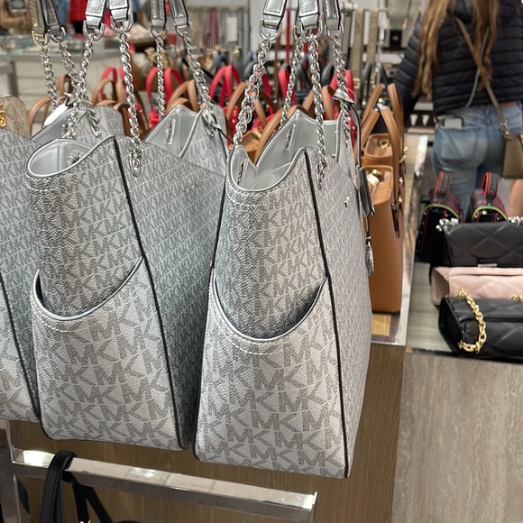 Michael Kors Jet Set Travel Large Chained Tote Shoulder Bag MK 
Silver

NWT - Picture 9 of 16